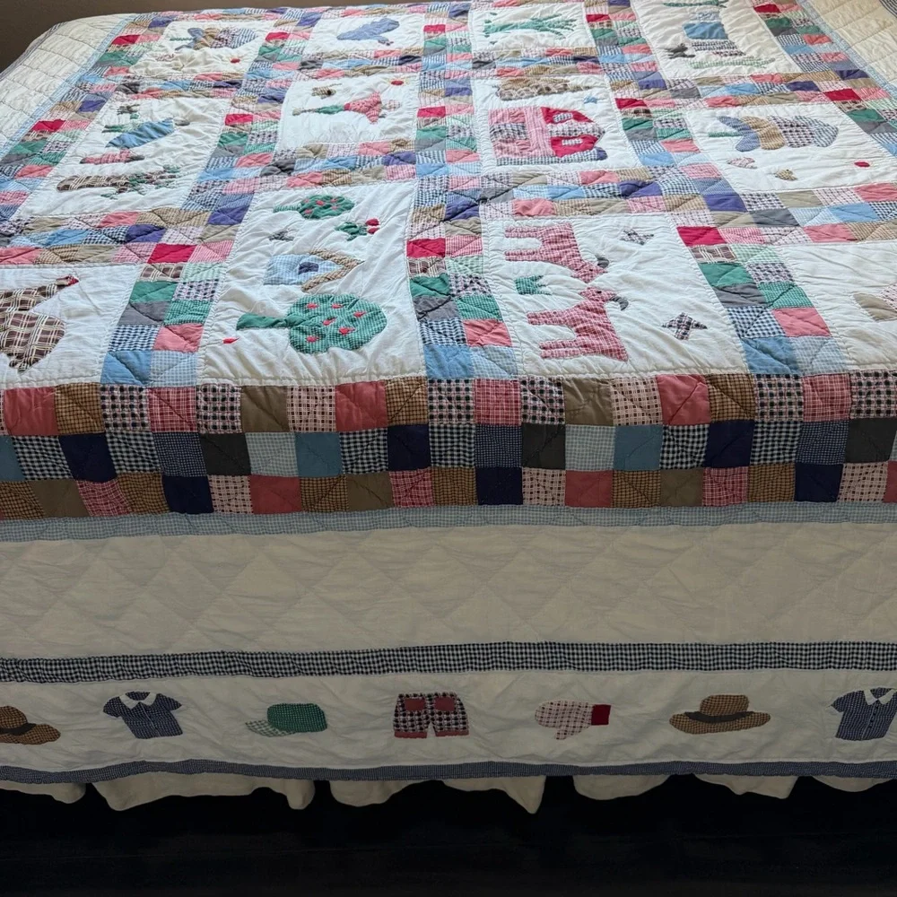 Vintage Appliqué Farm Scene Quilt 100” x 88” Patchwork Country Queen